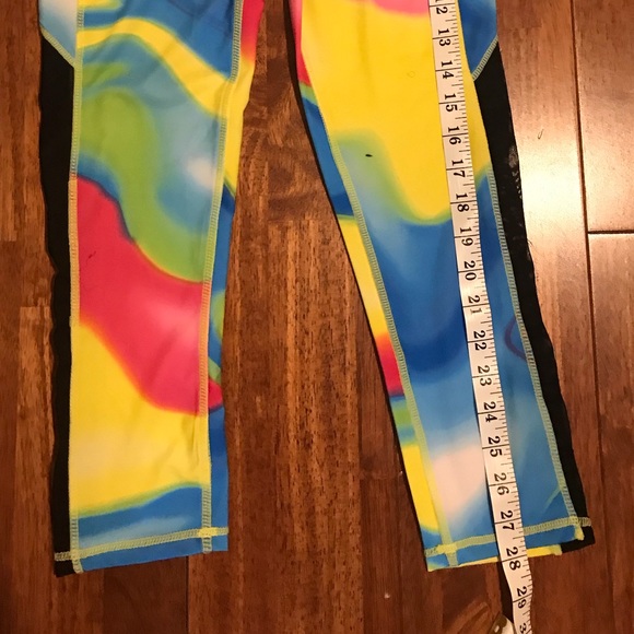 Fit & Famous Rainbow Capri Length Leggings Size: S - Picture 6 of 6